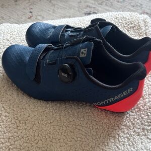 Bontrager Men's Navy Blue Cycling Shoes with Pink Heel